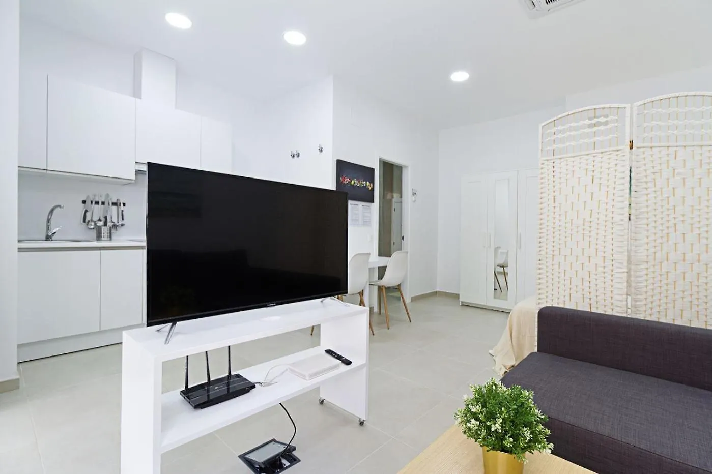 Estudio En Malaga Centro Noblejas 0*,
